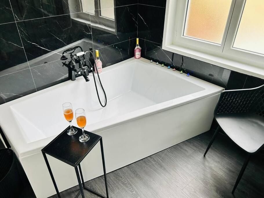 Love Room « L'Etreinte Doree » Illiers-Combray Dış mekan fotoğraf